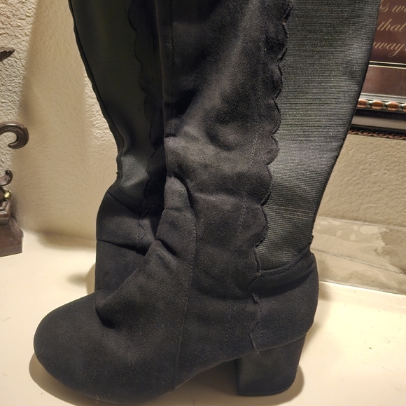 Wide thigh boots - Picture 1 of 3
